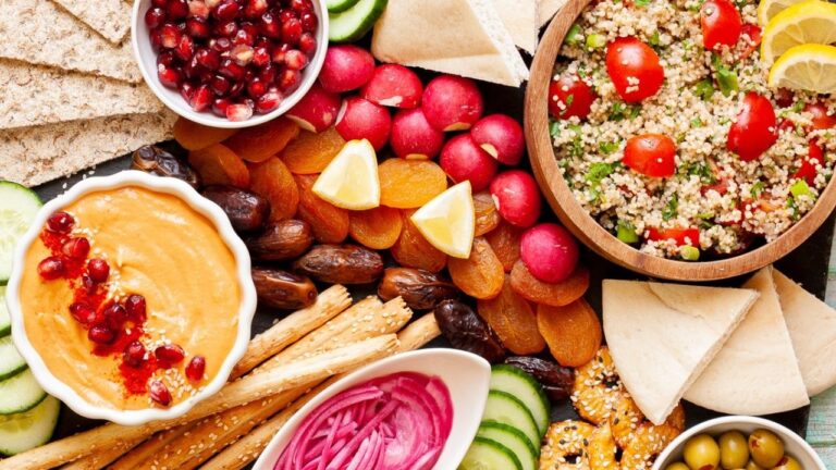 18 Mediterranean Diet Lunches to Pack for Work