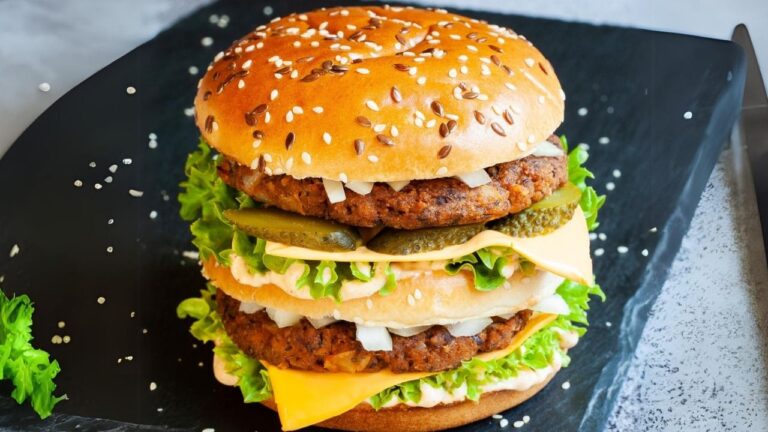20 Easy Potluck Dishes That Always Disappear First