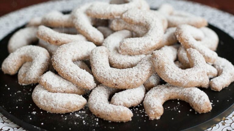 15 Desserts That Keep Well Until Serving Time