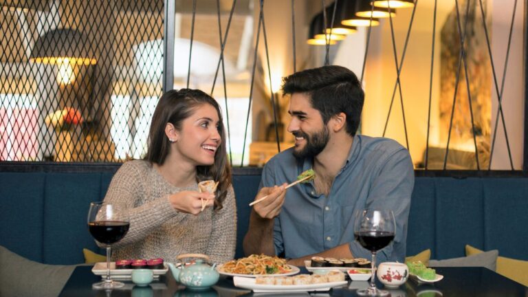 10 Genius Hacks for Delicious Dining Out on a Dime