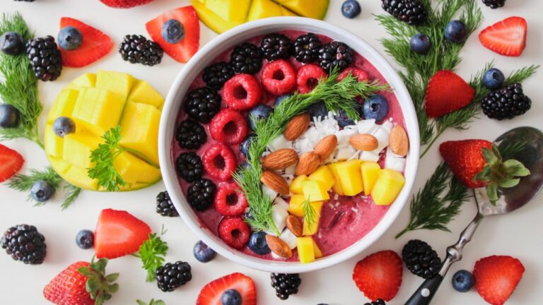 13 Genius Hacks for Eating Organic Without Emptying Your Wallet