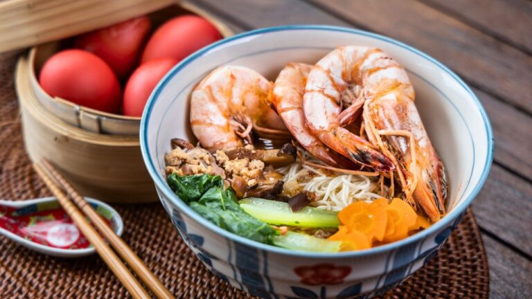 14 Fascinating Food Customs You’ll Only Find in Asia