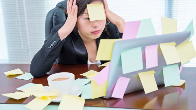 14 Foods That Help You De-Stress From the Inside Out