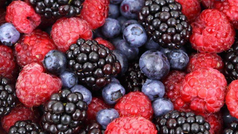 15 Fruits That Are Packed With Vitamins—and Low in Sugar