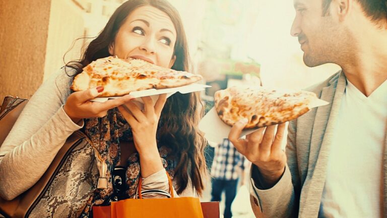 12 American Dining Habits That Leave International Guests Stunned