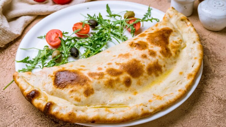 12 Legendary Italian Pizzas Every Foodie Needs to Savor
