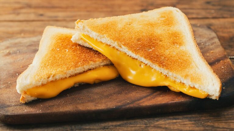 Grilled Cheese Revolution – 10 Surprising Ingredients Fueling the Next Level