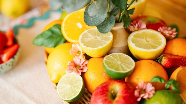 12 Delicious Fruits That Help Prevent Blood Sugar Spikes