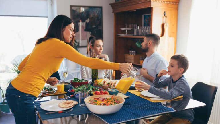 12 Delicious Reasons to Bring Back the Family Dinner Table