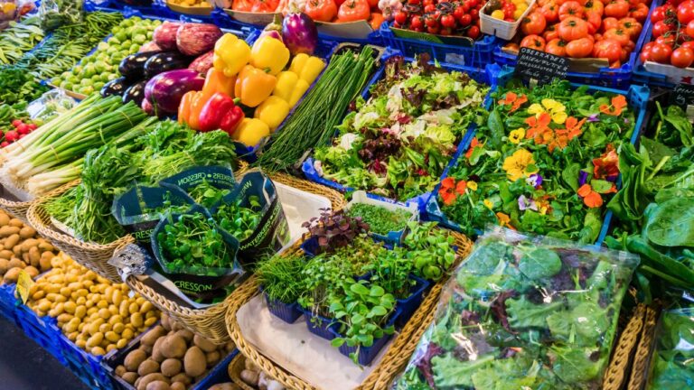 13 Clever Ways to Eat Organic Without Blowing Your Grocery Budget
