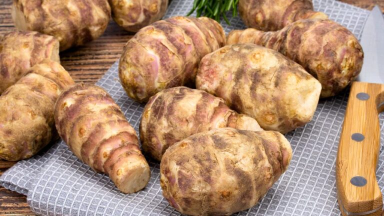 14 Foods Chefs Always Keep on Hand for Easy, Everyday Meals