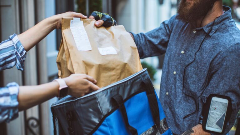 10 Fast Food Habits That Are Quietly Blowing Your Budget