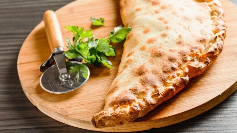 12 Iconic Pizzas in Italy That Belong on Your Must-Eat List