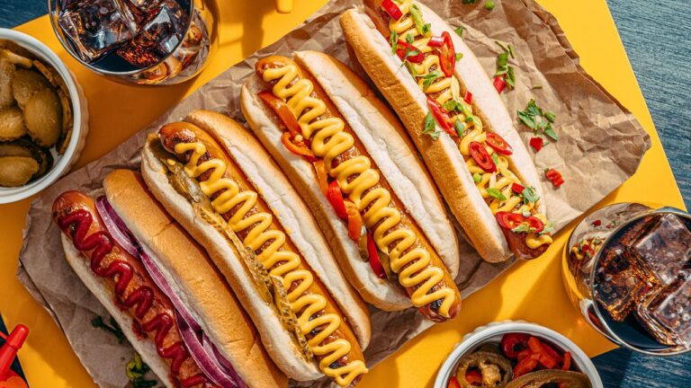 My Girlfriend Banned Spaghetti, Burgers And Chili From Our Kitchen, Then Called Me Selfish For Wanting A Hot Dog