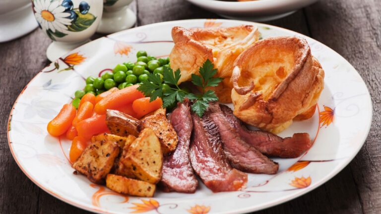 Mom’s Fiancée Refused My Roast Because It ‘Tasted Like Poverty.’ I Banned Him From the Holiday Table.