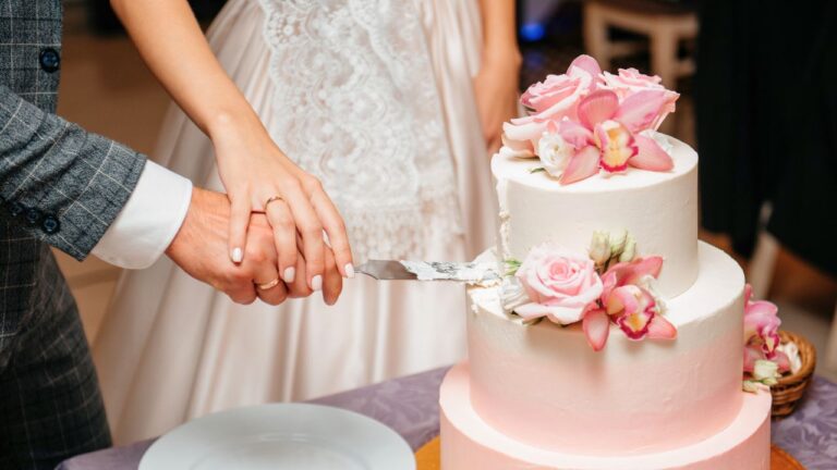 Bride Defends Vegan Wedding Cake After Guest Demands Warning Label