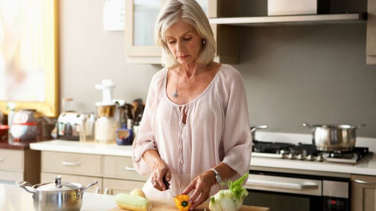 He Rejects Veggies and ‘Groans’ at Dinner: Wife Exhausted by Husband’s Picky Eating