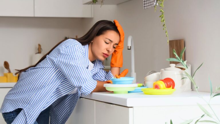 ‘Just Guess!’: Husband Sets Wife Up to Fail, Then Mocks Her Christmas Cooking