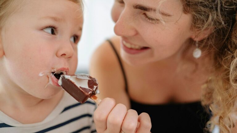 The ‘Yes’ Trap: Grandma Offers Ice Cream in Front of Child So Parents Can’t Say No