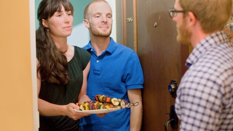 ‘Really Disrespectful’: Host Slams Guest for Bringing Meat to Vegan Dinner
