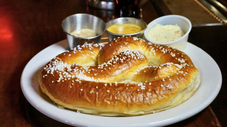 My Parents Scolded Me Over “$3 Pretzels” After I Spent Years Feeding the Whole Family on Vacation
