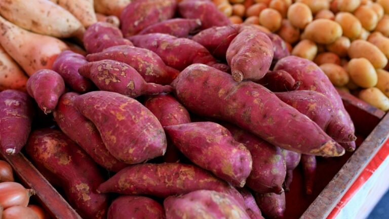 10 Flavor-Packed Foods to Add to Your Diet Today