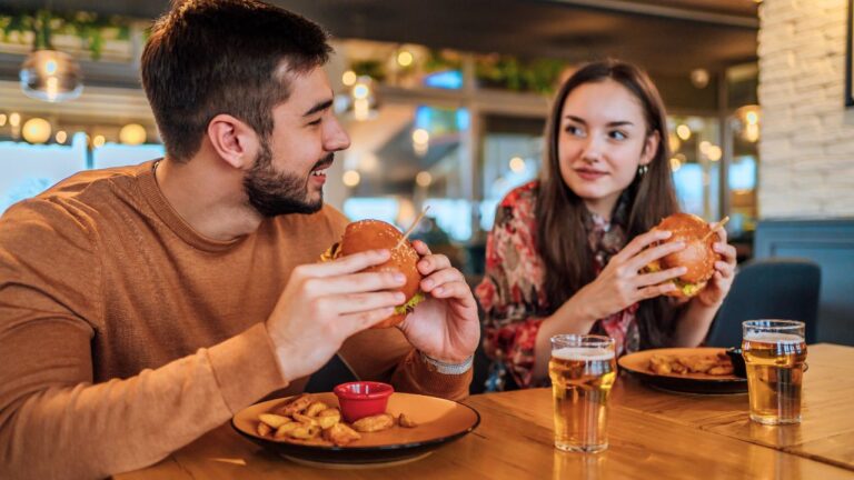 10 Smart Ways to Eat Out for Less Without Sacrificing Flavor