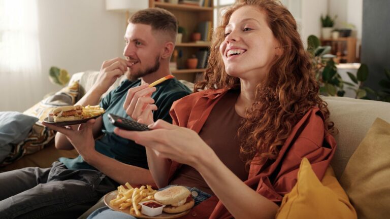 13 Irresistible Reasons We Crave Junk Food Again and Again