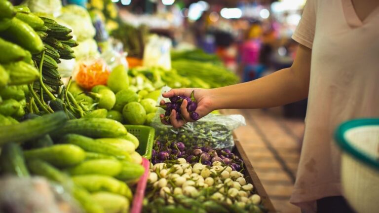 13 Smart Hacks to Go Organic Without Breaking the Bank