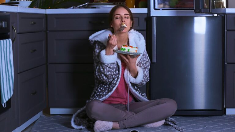 14 Cozy Bedtime Snacks for Late-Night Cravings