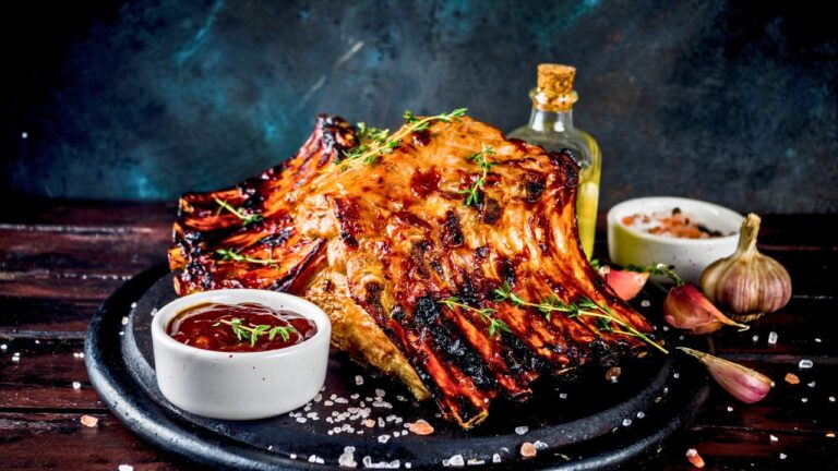 He Told Me to ‘Eat Before’ the Dinner I Was Paying For. He Chose a Meat-Only Restaurant.