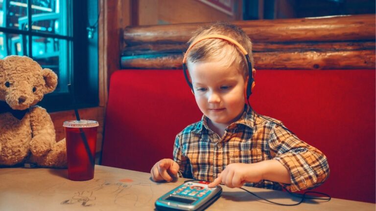 I Used a Screen to Keep the Restaurant Table Quiet. My In-Laws Criticized My ‘Table Manners’.