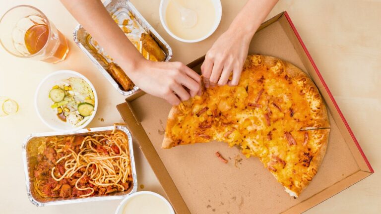 Pregnant Sister Demanded I Give Her My Takeout Dinner for Free, So She Triggered a Bitter Family War