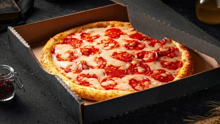 Wife Cooked 10-Dish Vegan Feasts for Them. They Refused to Order Her a $15 Pizza.