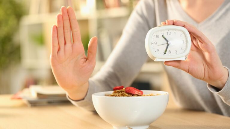 I Have a Strict Fasting Schedule. She Demanded I Break It for an Early Dinner.