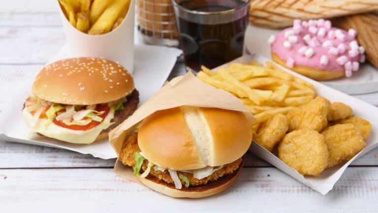 10 Fast-Food Habits Quietly Hiking Your Tab More Than You Realize