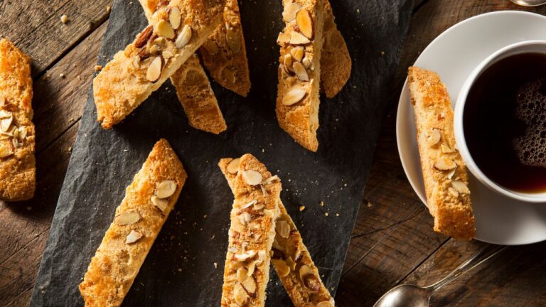 12 Irresistible Dessert Pairings for Your Coffee or Tea Break