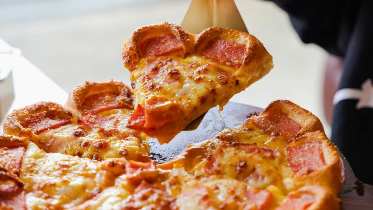 My Pregnant Wife Asked Me to Fix Her Botched Pizza Order. I Left Her Hungry and Took a Bath Instead.