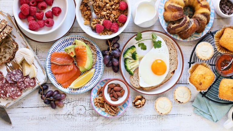 A Diner Tried to Charge a $9 ATM Fee for a $25 Brunch. The Police Let the Couple Leave for Free.