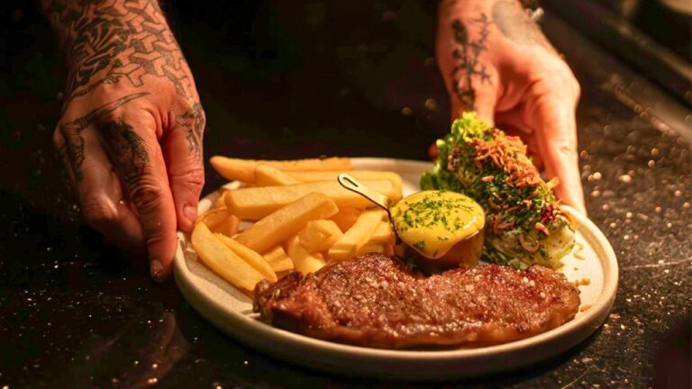 A Server Says The Worst Tables Make You Wait To Order, Rush Well-Done Steak And Demand Instant Ketchup