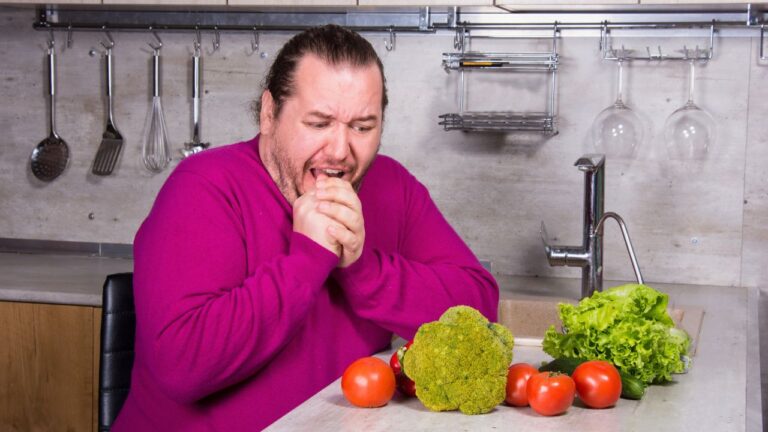 I’m a 230lb Laborer. My Wife Fed Me Like a Fashion Model and Called Me a Traitor When I Secretly Ate a Drive-Thru Burger.
