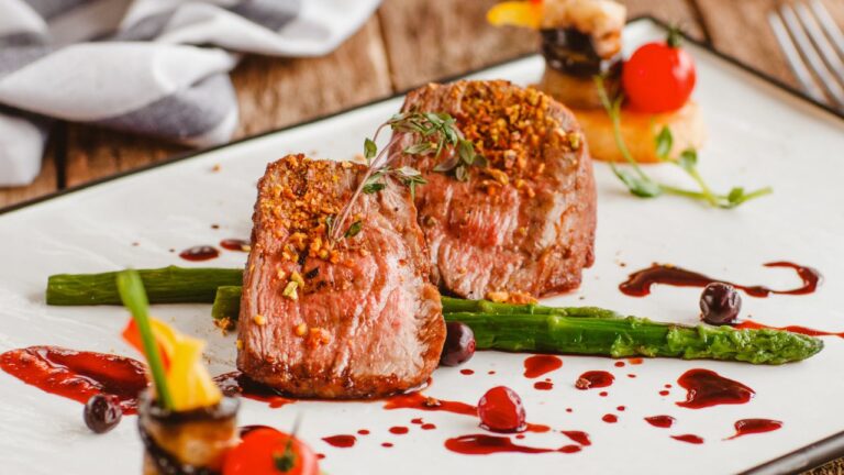 My Friend Tried To Impress Women At Dinner, Then Asked Me To Pay More Than My Share