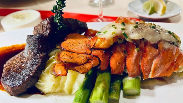 Mom Guilted Her Minimum-Wage Daughter Into Buying Dinner, Then Ordered Steak and Lobster She Doesn’t Even Like.