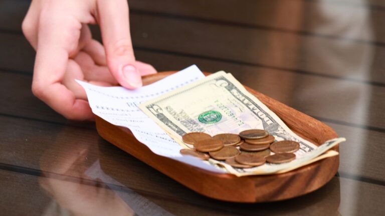 My Girlfriend Gave Me the Silent Treatment and Days of Fights Because I Followed My Own Country’s Tipping Rules