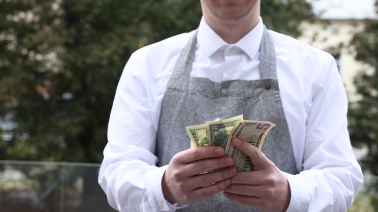 I Secretly Pocketed My 50% Tips to Avoid the Shared Pool. Now I Suspect My Boss is Stealing Anyway.