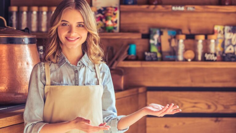 She Banned Her Husband’s Beer but Ordered a Margarita. Then She Stormed Back to Steal My $40 Apology Tip.