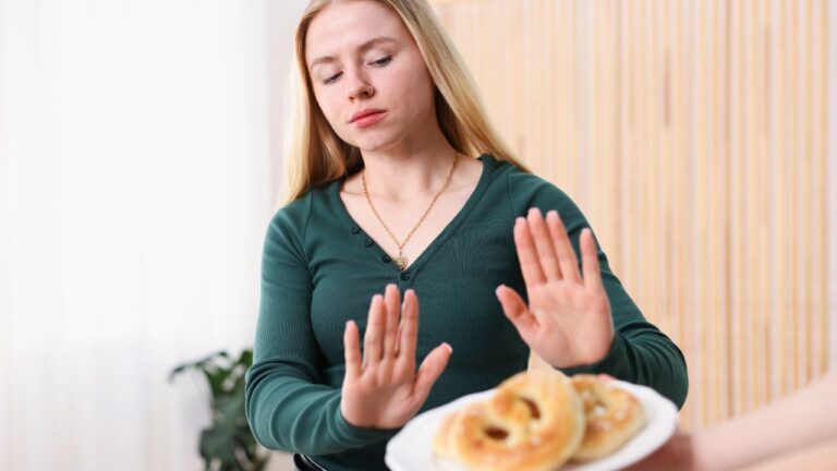 I Accused My Girlfriend Of Faking Her Food Allergy At A Dinner Party And Now She Is Reevaluating Our Relationship
