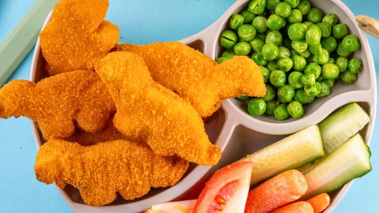 I’m 18 but Tried to Order Off the Kids’ Menu to Save Money. The Waitress Called Me Out and the Restaurant Shamed Me Online.