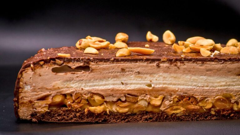 My Mom Told Me to Eat Peanut Cake and Just ‘Go to the Hospital’ So I Wouldn’t Ruin a Wedding.