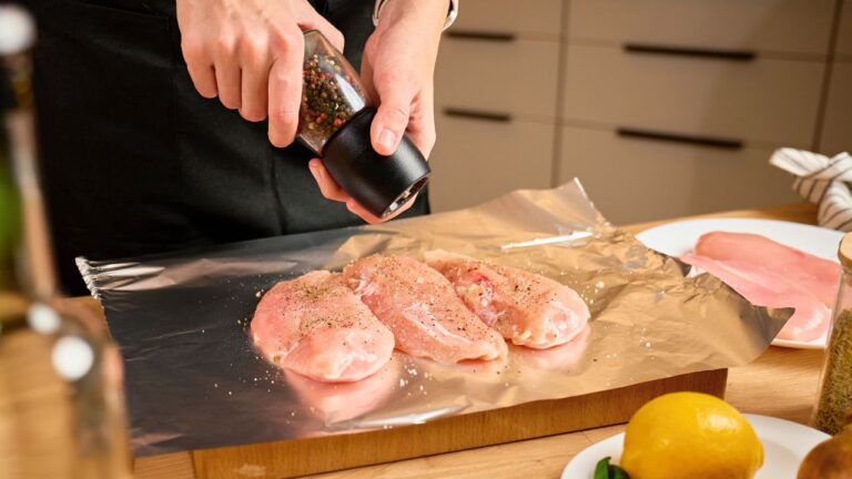 My Boyfriend Accused Me of ‘Forcing Him to Be Vegan’ Because I Won’t Cook His Chicken. Now His Parents Are Taking His Side.